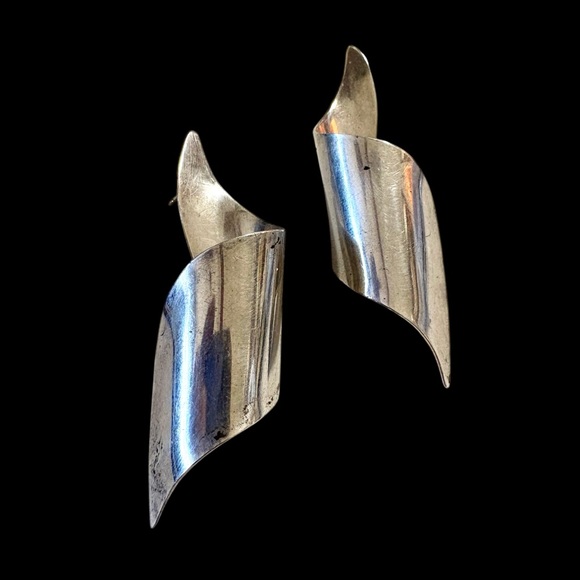 ROGERS Jewelry - Sterling Silver Signed Twisted Ribbon Wave MCM Earrings